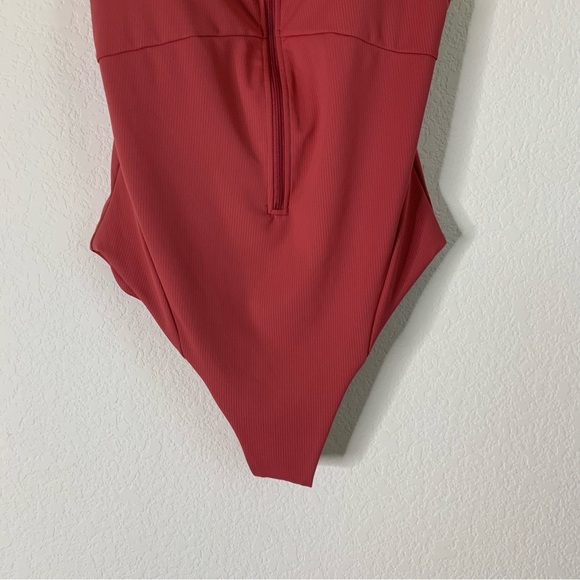 Buff bunny Womens Laguna Ribbed front zip padded one piece swimsuit L - Picture 2 of 8